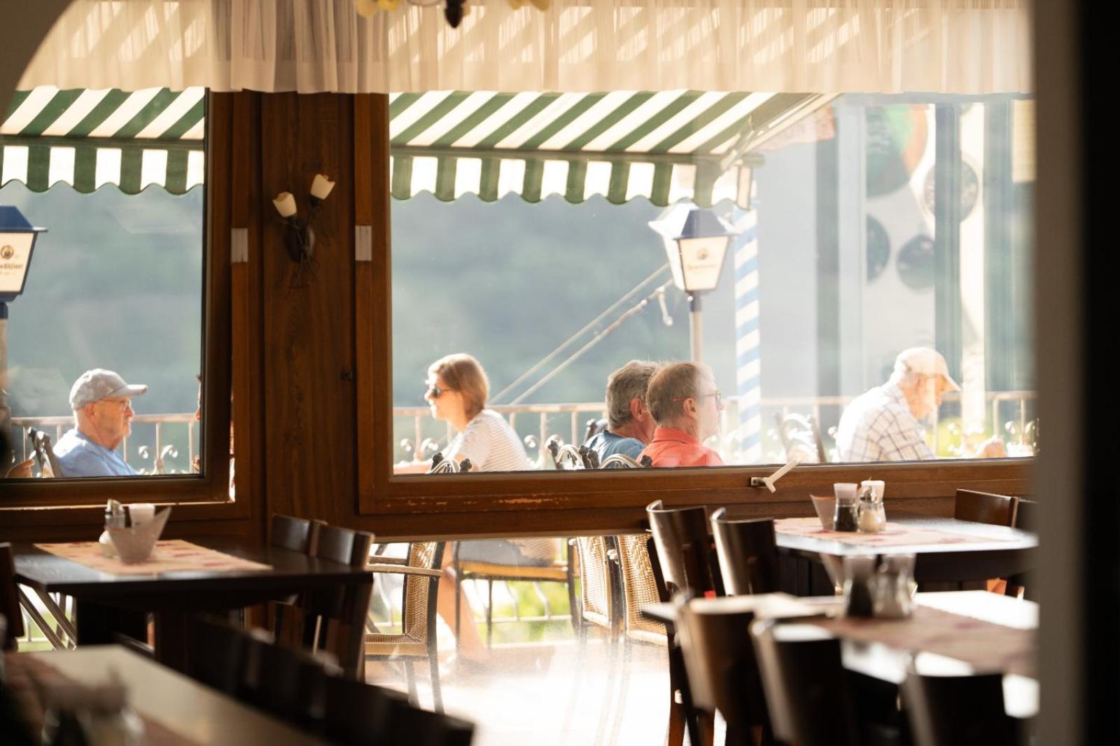 Hotel Restaurant Moselblick Винтрих Экстерьер фото